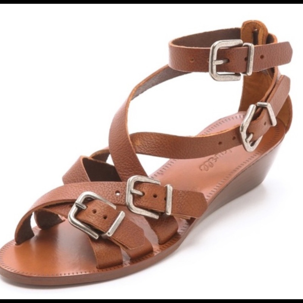 Madewell “Whistlestop Buckle Sandal” in the color: English Sandal